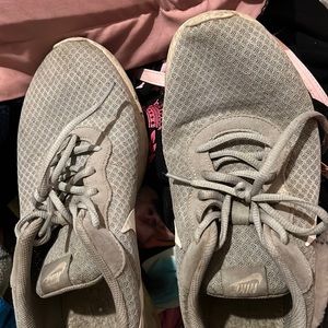 shoes nike size 10, been worn twice. don’t fit right anymore.